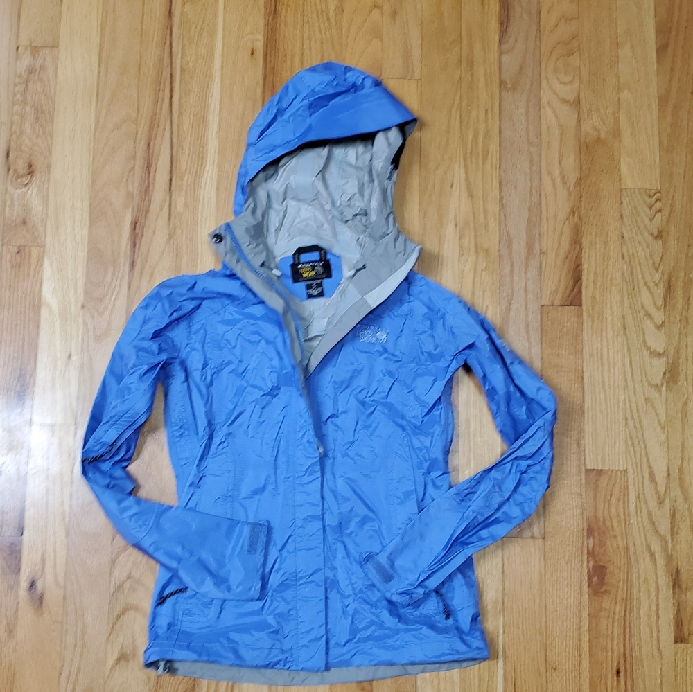EUC women's Mountain hardwear rain jacket sz. Xs